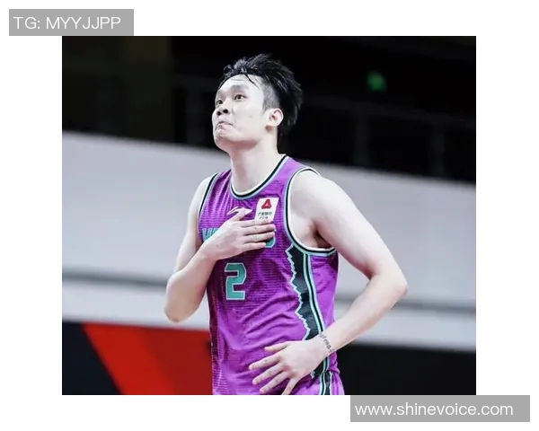 重庆篮球队以94分领跑大师赛积分榜展现强劲实力