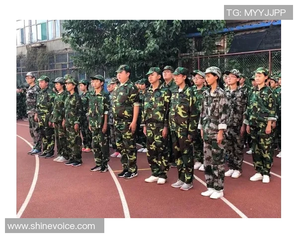 若昂内维斯的足球之路:从青涩少年到职业球员的成长历程 若昂内维斯的足球之路:从青涩少年到职业球员的成长历程