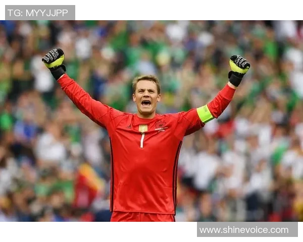 诺伊尔：足球场上的铁壁守护者与传奇门将的辉煌历程